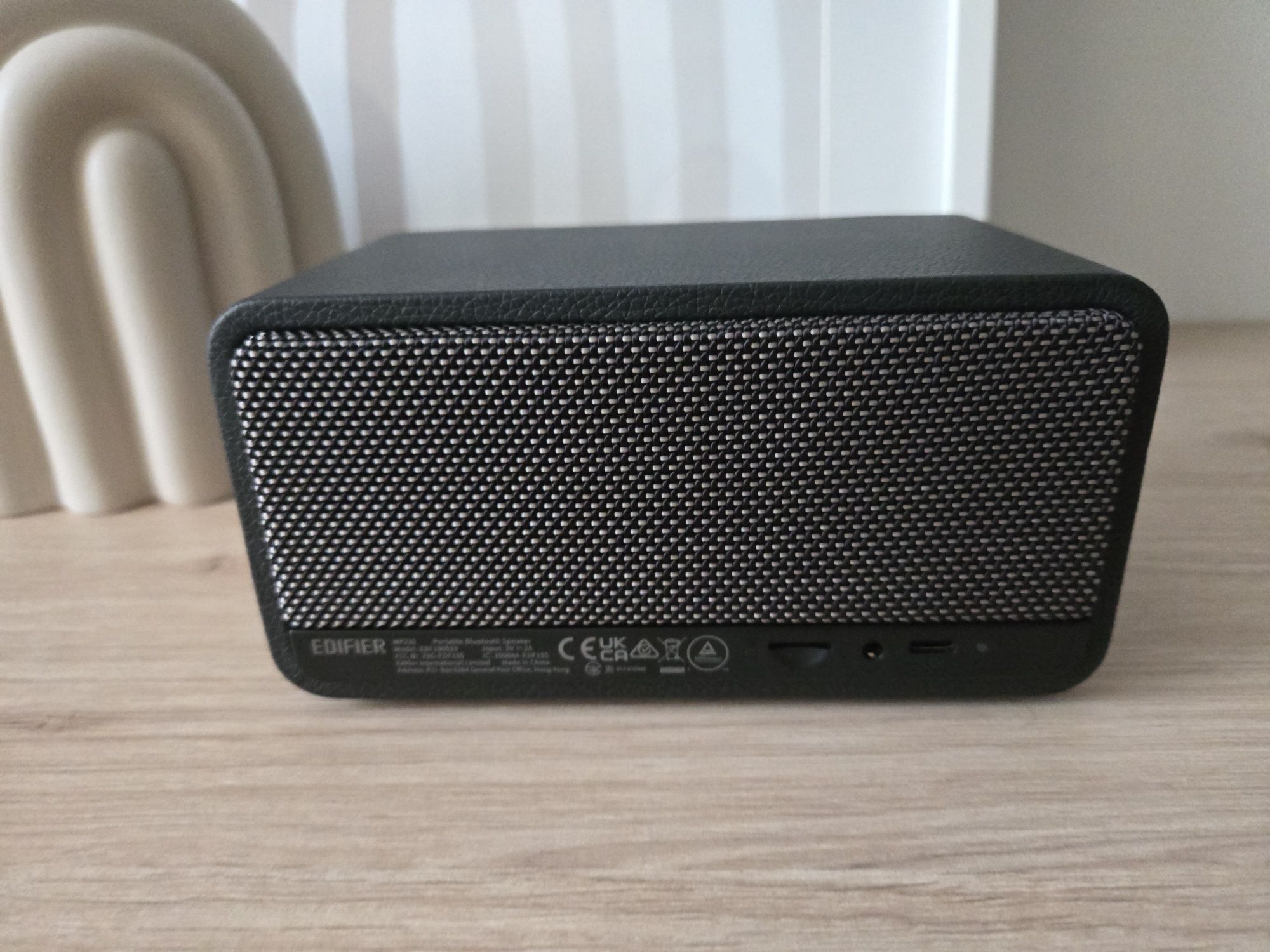 Głośnik mobilny Edifier Mp230 Retro czarny bluetooth Nowy