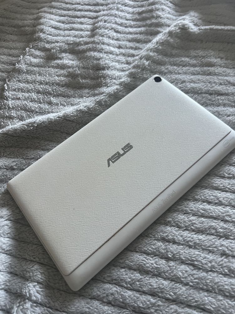 Планшет asus белый android ZenPad Z380C-1G002A 8"