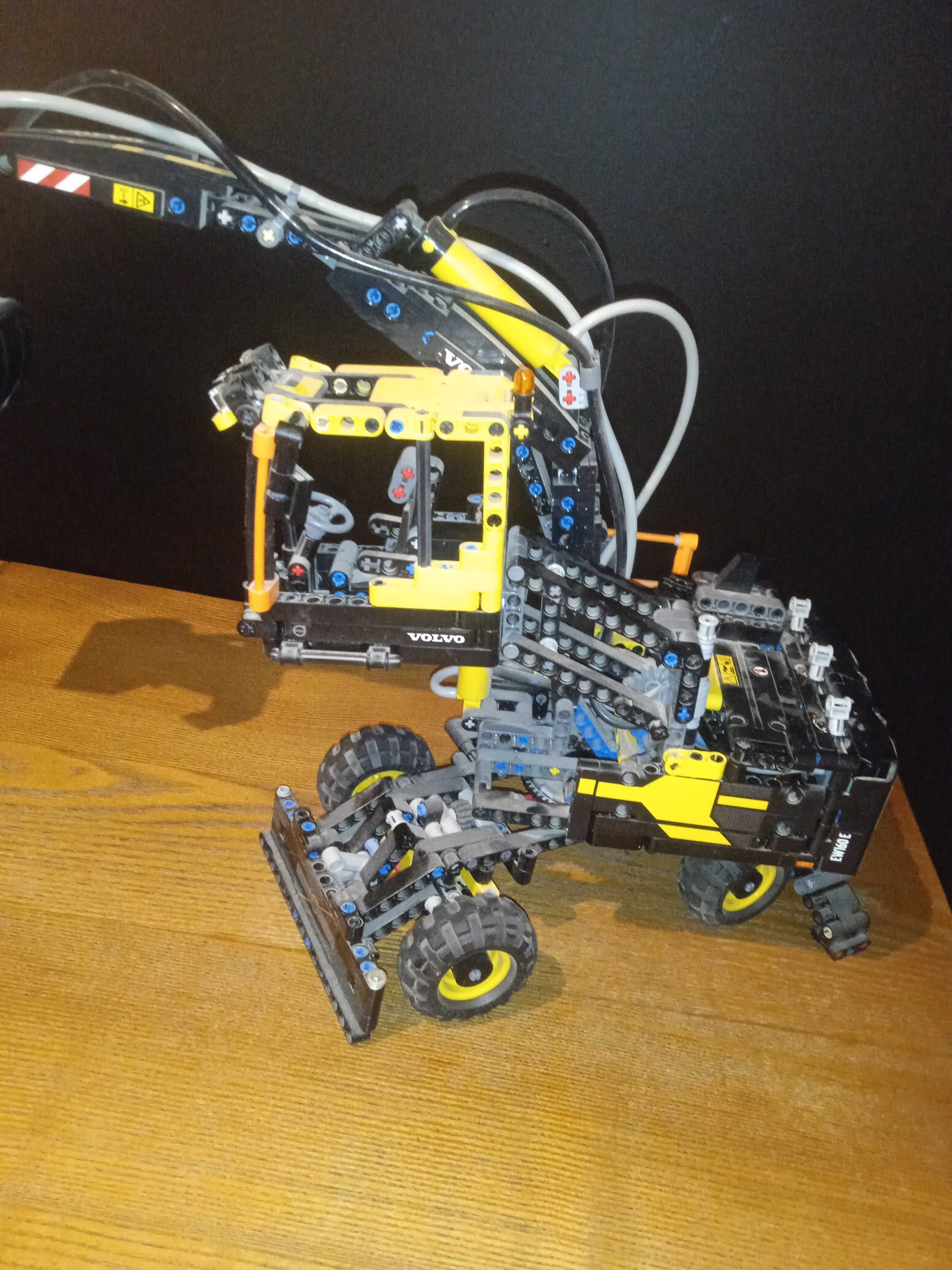 Sprzedam LEGO technik- koparka numer zestawu 42053