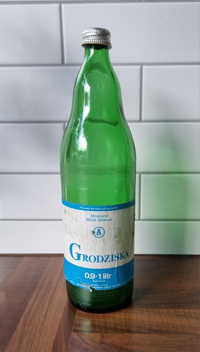 Butelka po Wodzie Grodziskiej z nakrętką PRL