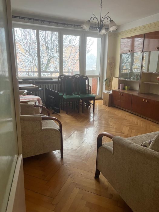 Mieszkanie 2 pokoje, balkon, piwnica – ul. Zwycięska