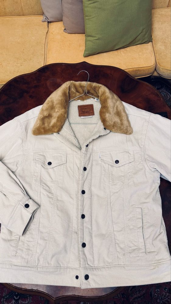 Levis Sherpa sztruks biala piękna