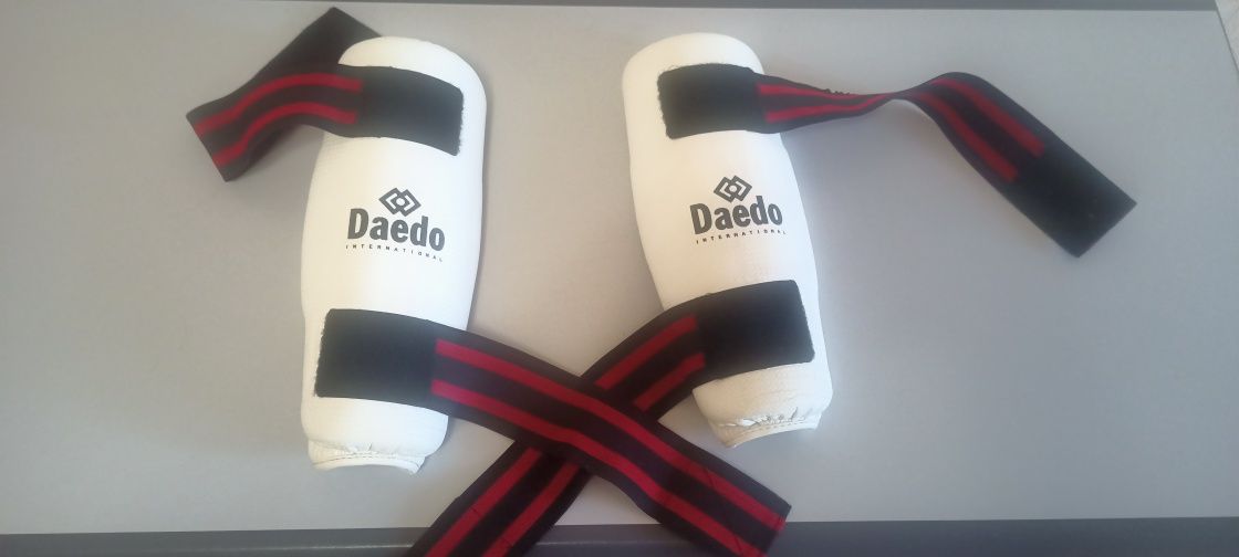 Захист гомілки для тхеквондо Daedo