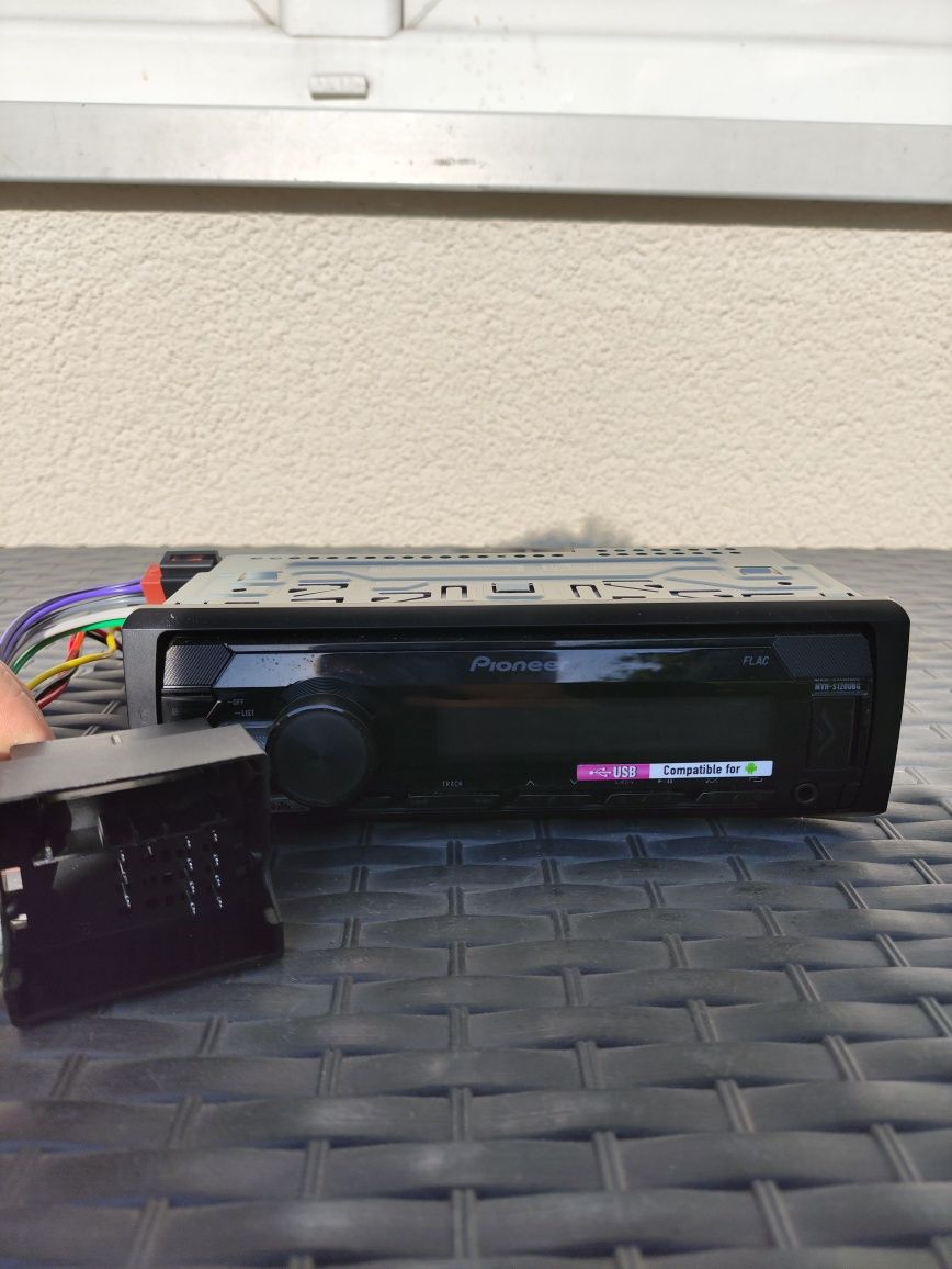 Radio pioneer mvh-s120ubg