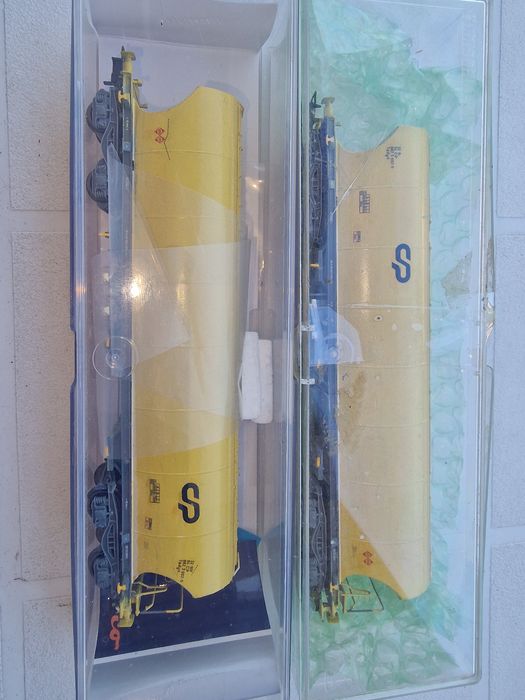 Varios comboios para oferecer natal