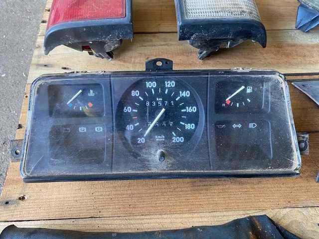 Peças Opel Corsa A, faróis, quadrante, grelha etc..|USADO
