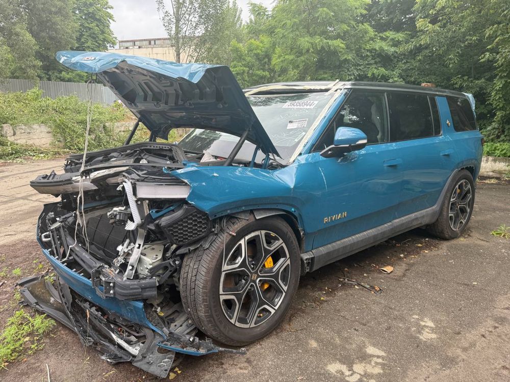 Розборка електромобілів Rivian r1s,r1t