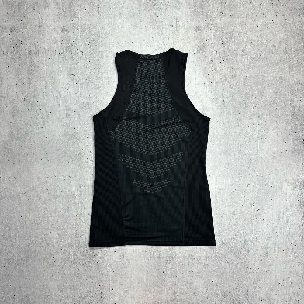 Спортивная майка Nike Pro Hypercool размер S