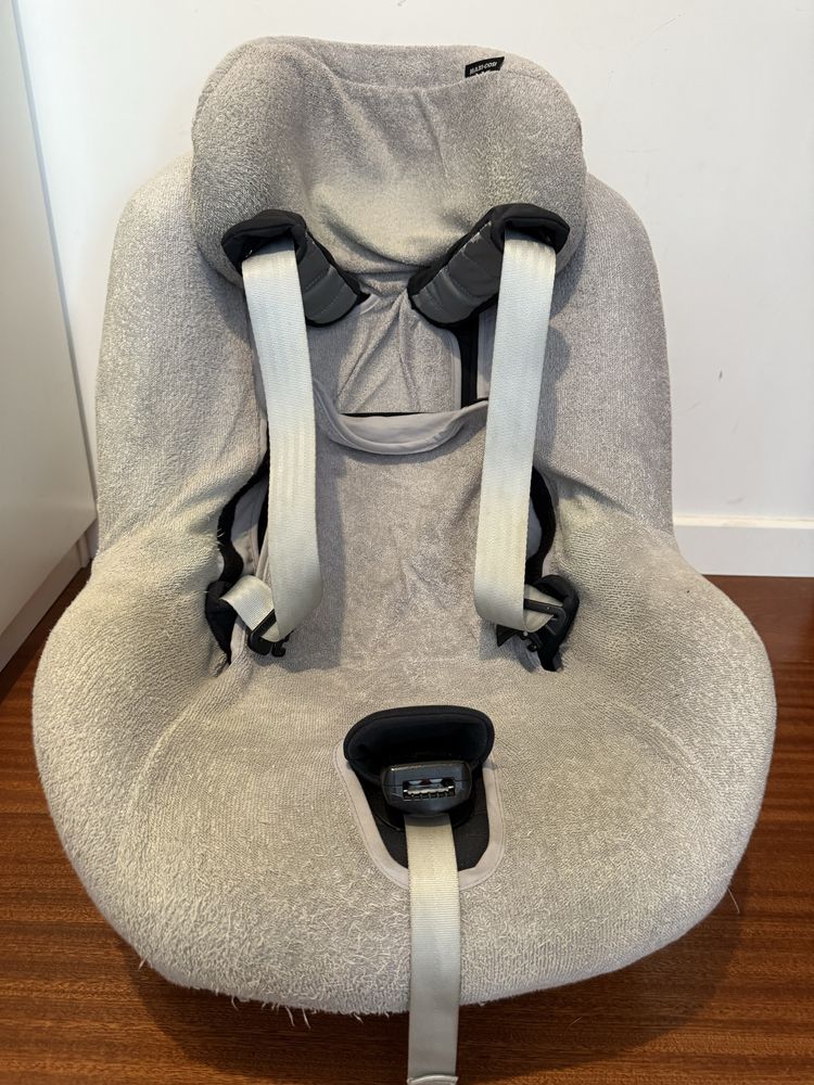Cadeira auto Maxi Cosi Pearl Pro 2 i-size + base FamilyFix3 + Forra