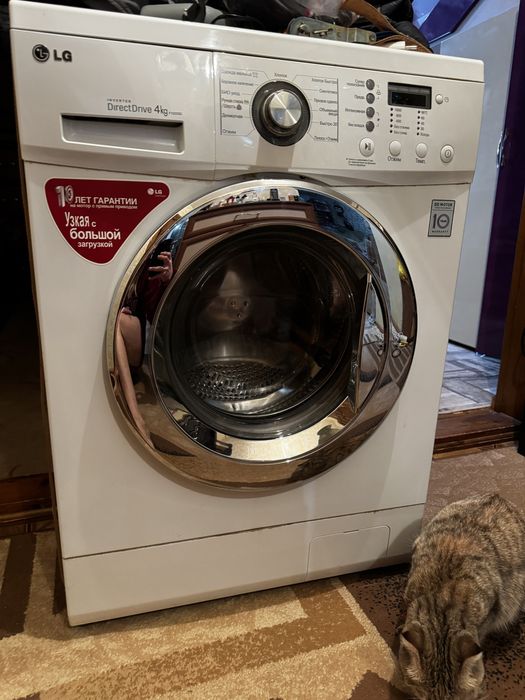 Продам на запчастини або під ремонт пральну машину LG F1022SD