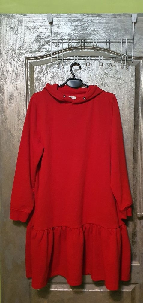 Czerwona dresowa sukienka