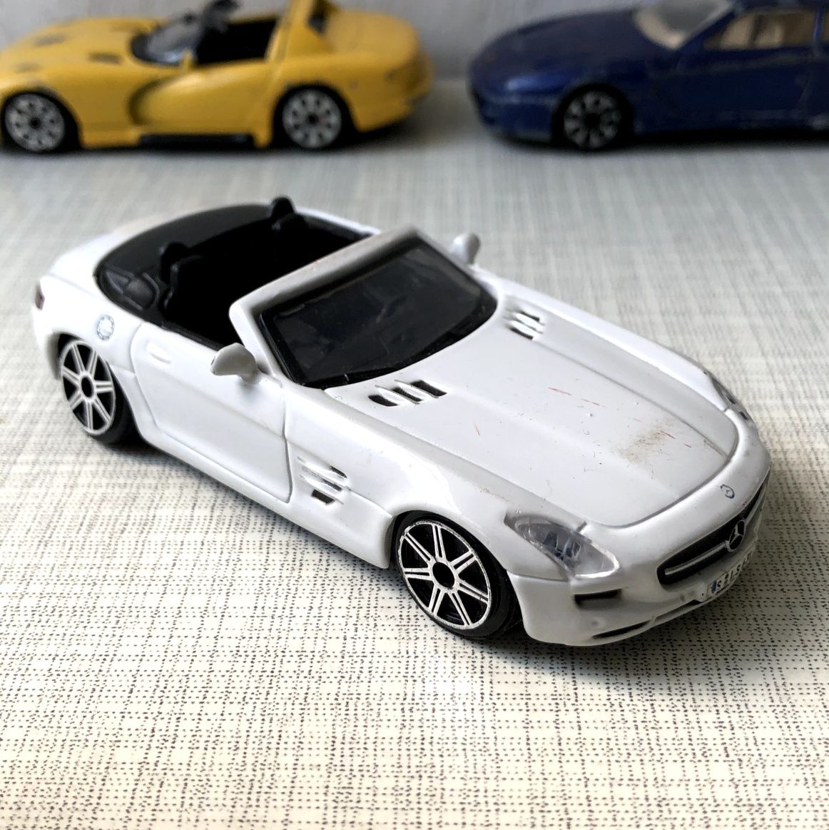 1/43 Bburago - Ferrari 456, Dodge Viper, Mercedes-Benz SLS