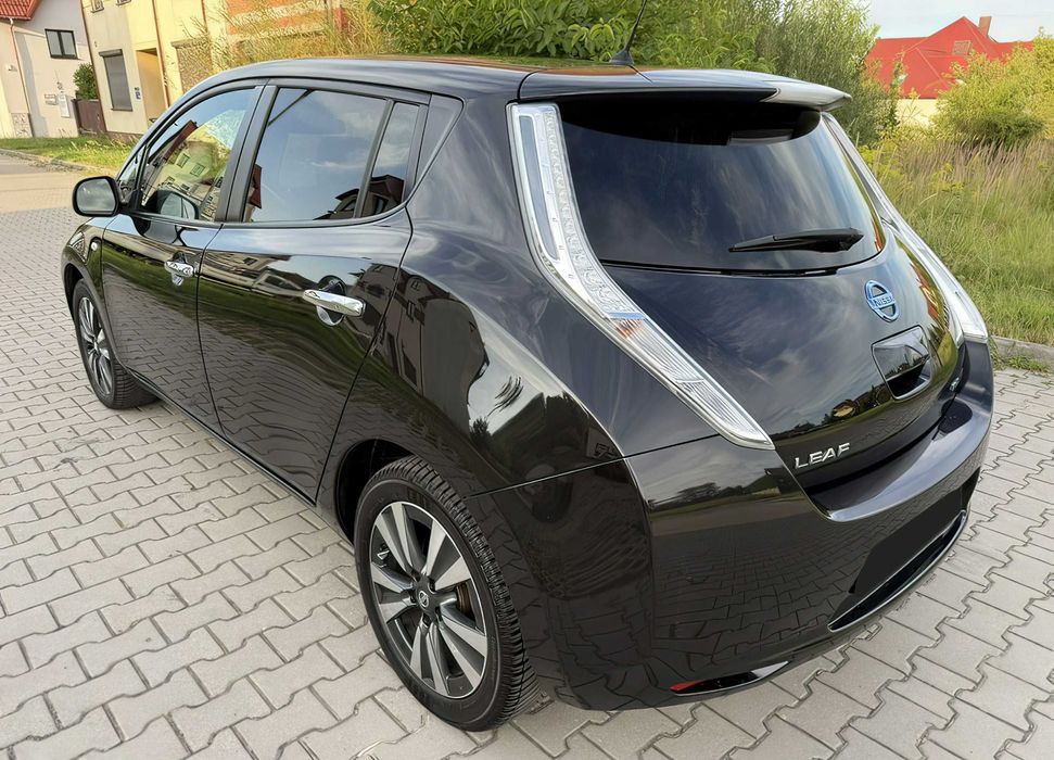 Nissan Leaf      2016