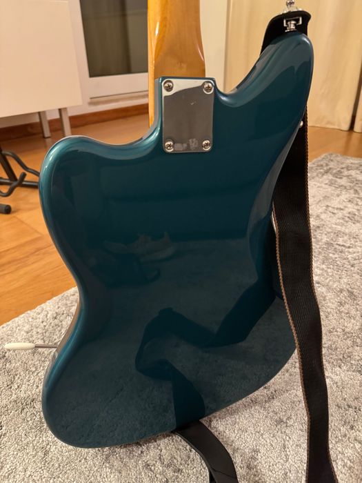 Guitarra Fender Vintera 60s Jaguar - Cor Ocean Turquoise