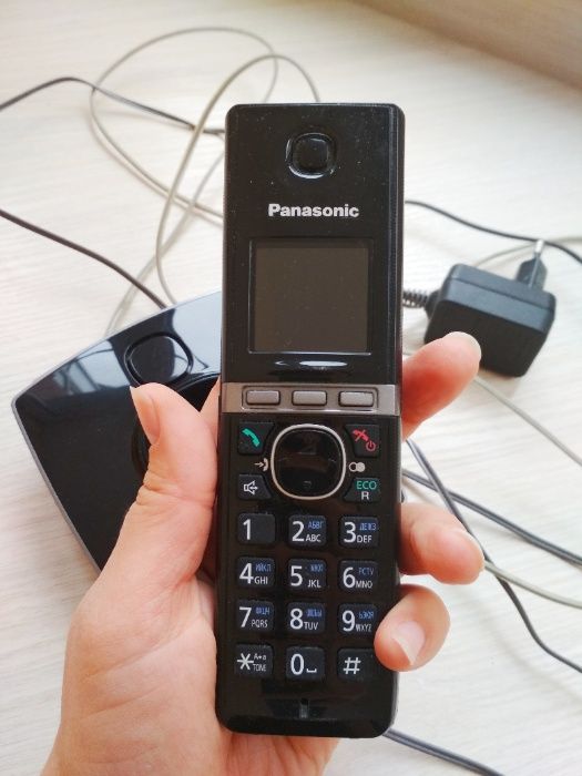 Радіотелефон Panasonic KX-TG8061UA