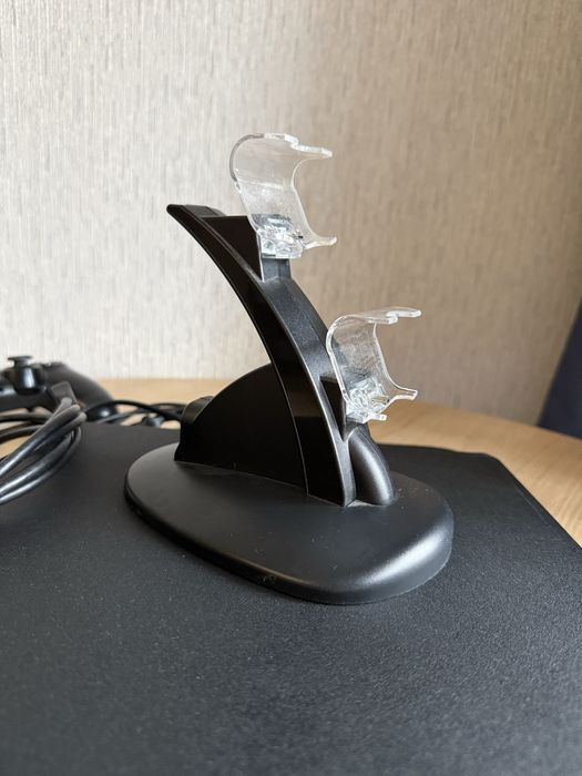 PS 4 Slim 500 gb + 2 геймпада