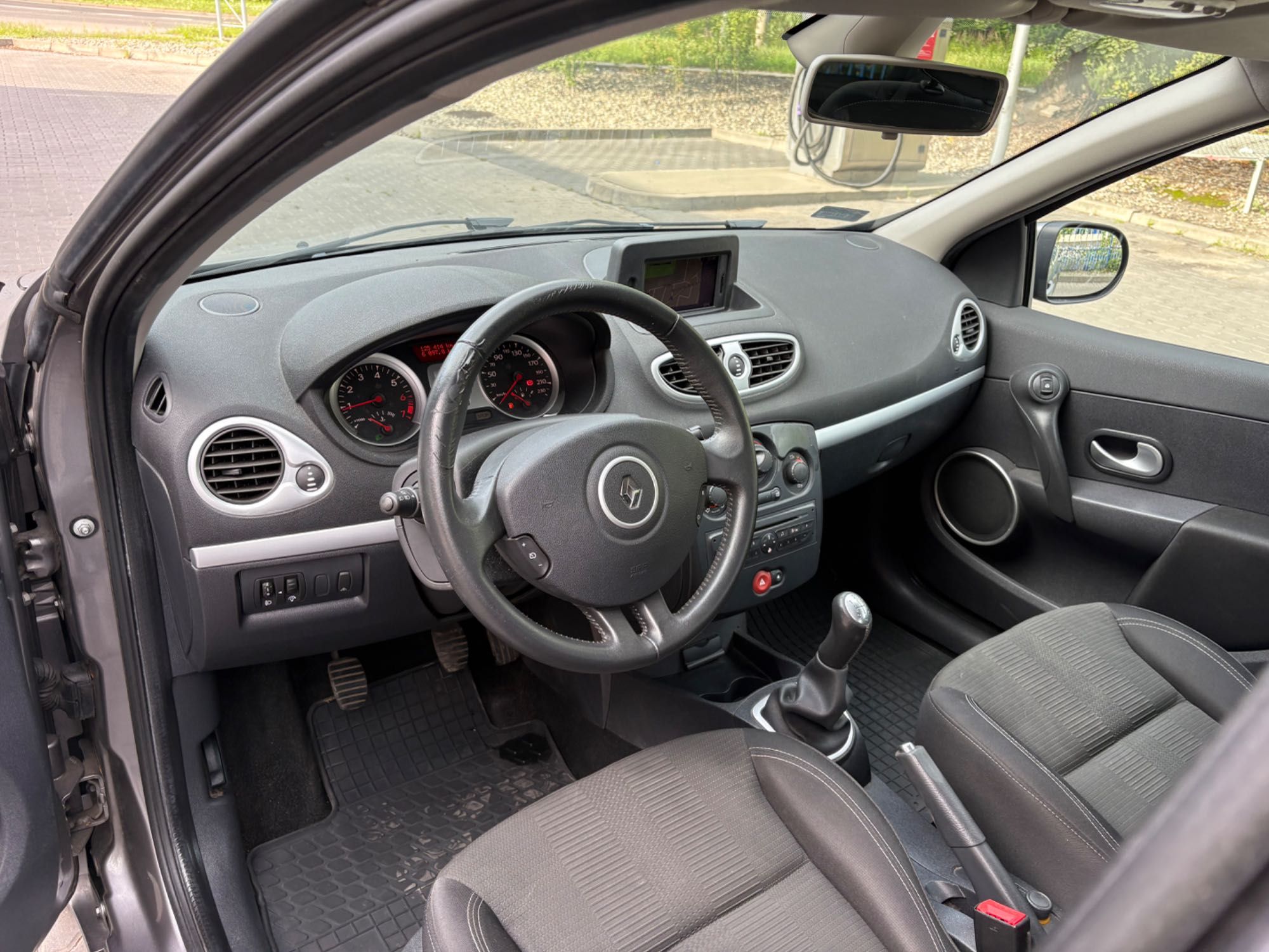 Renault clio 1.2 2009