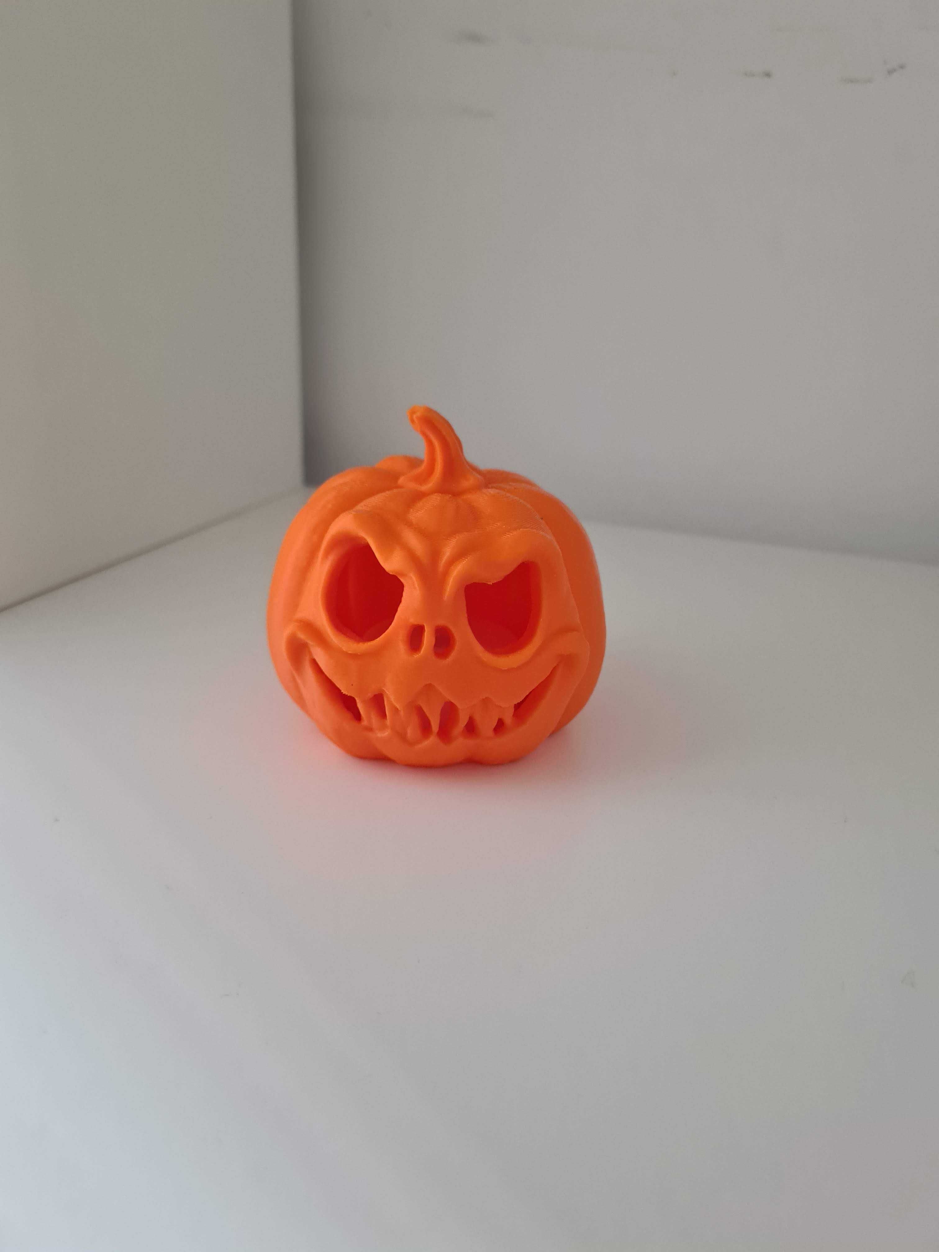 Decore a sua casa com esta Abobora Halloween inclui LED.
