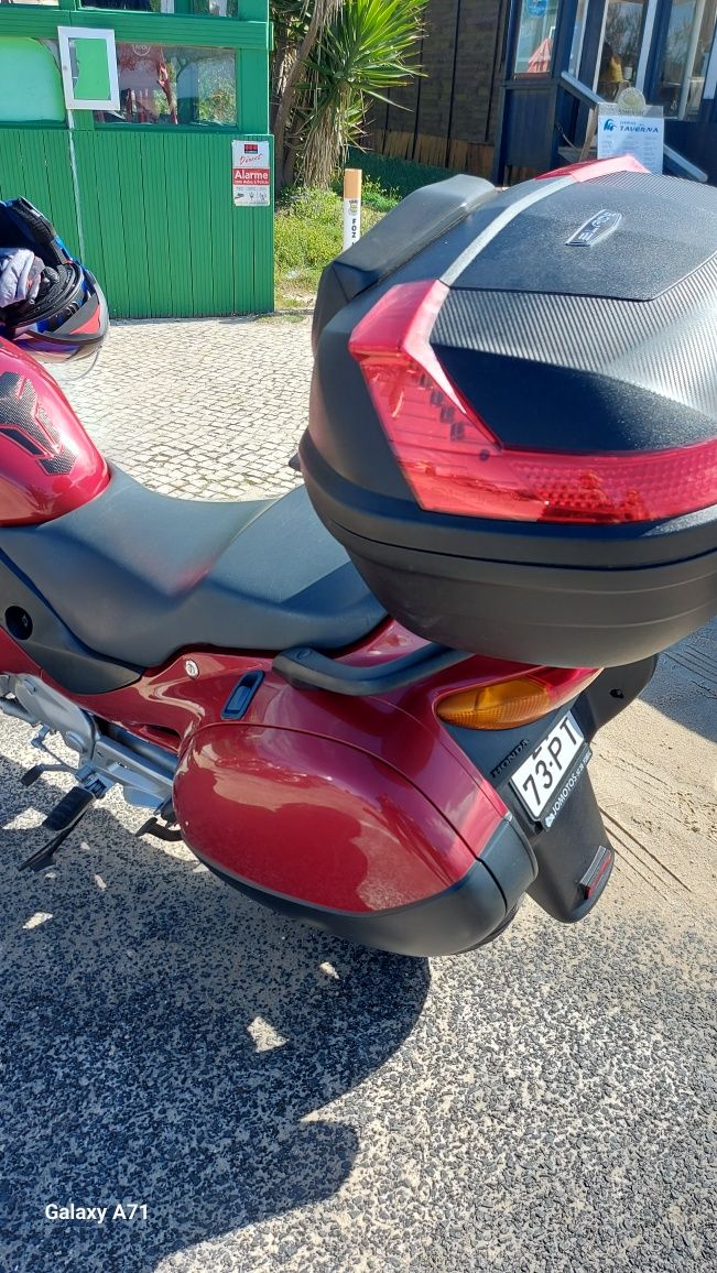 Honda Deauvill  25000km impecável