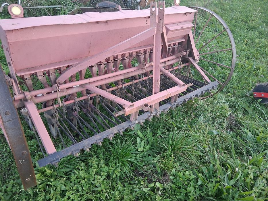 Sprzedam siewnik  konny pod traktor