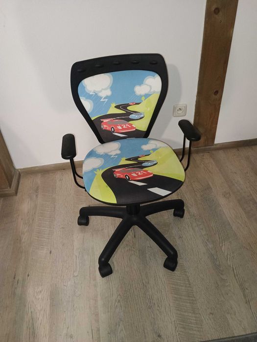 krzesło obrotowe dla dziecka