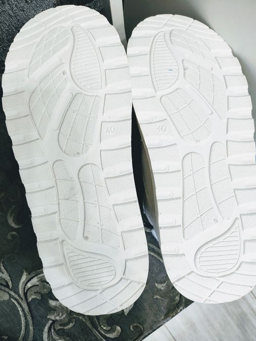 Уггі-чоботи нові 39,5 розмір,жіночі