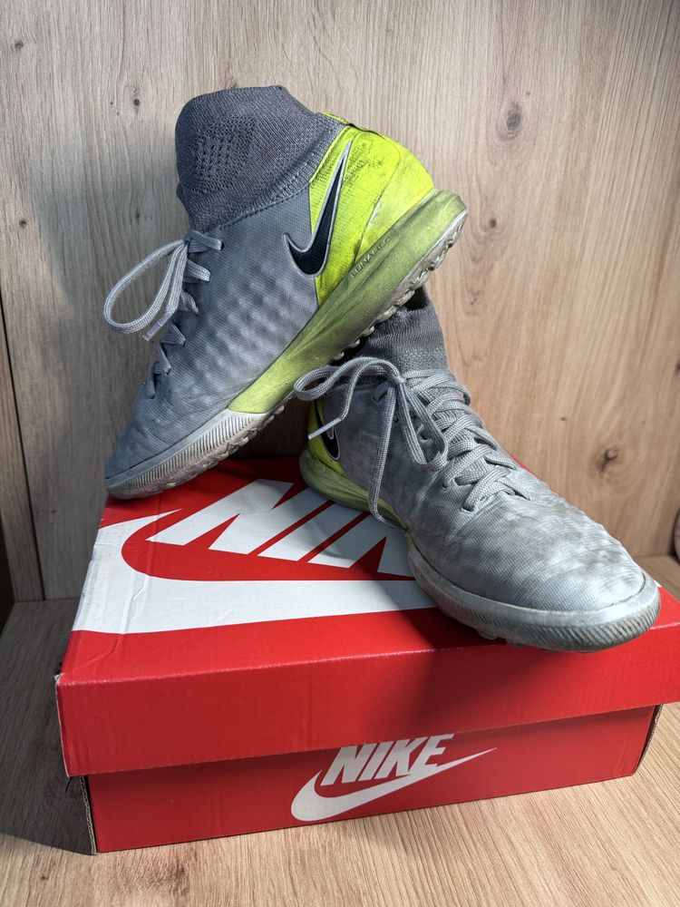 Nike Macistax сороконіжки 36,5