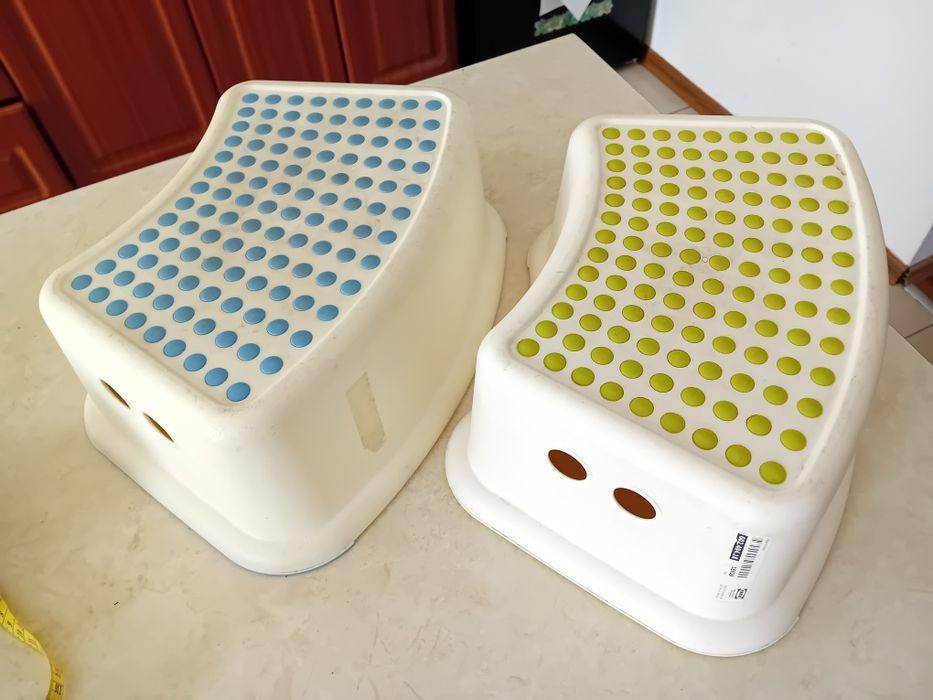 Podest pod toaletę dla dzieci. Uwaga został tylko niebieski.