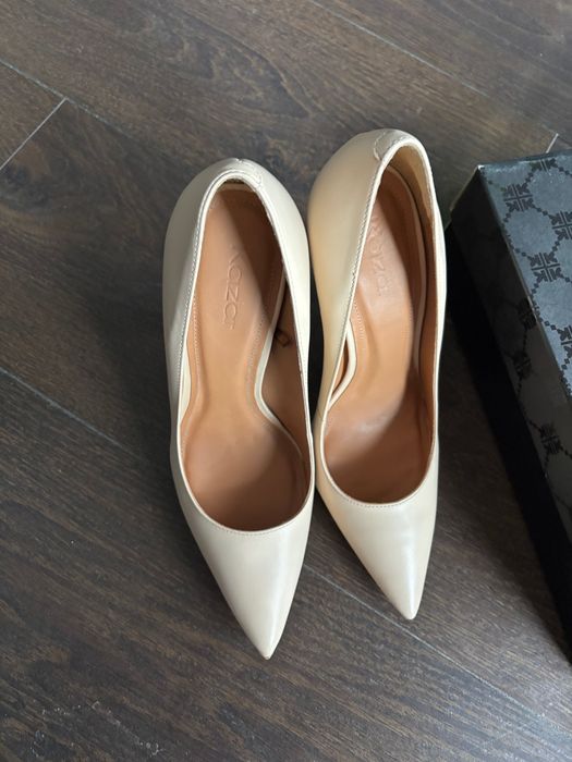 Szpilki Kazar skora naturalna