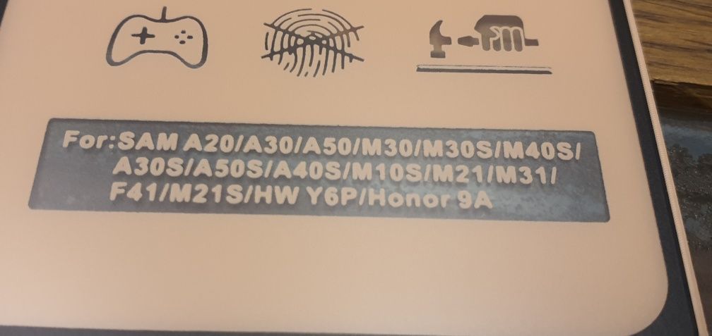 Samsung a20 a30 a50 m21 m10s m31 m30s m40s szkło hartowane - naklejamy