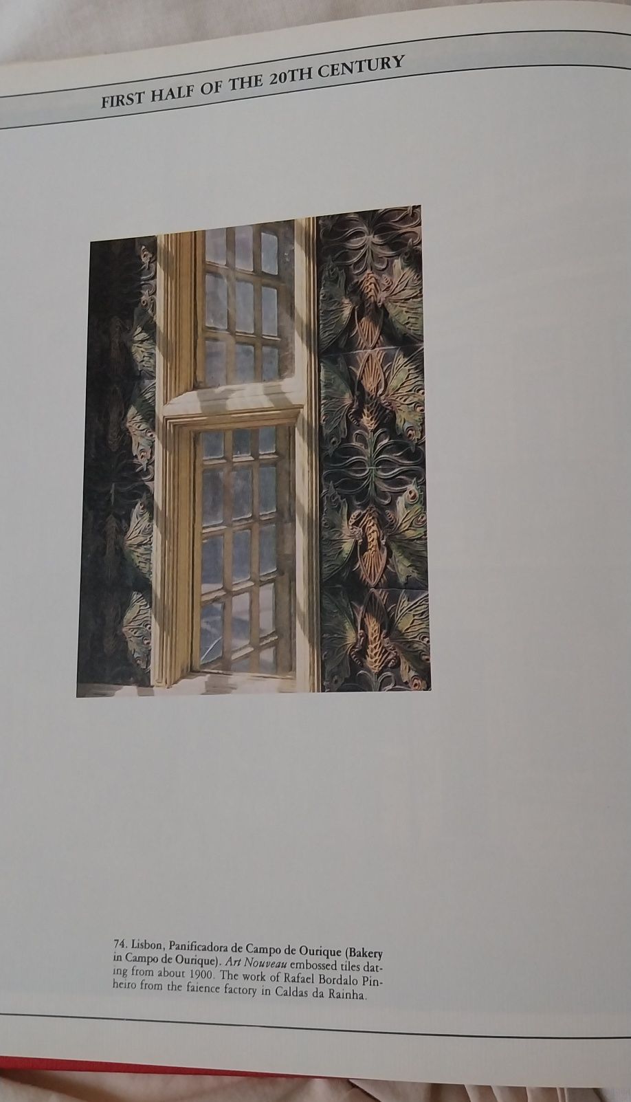 Livro " The Art of Azulejo in Portugal"