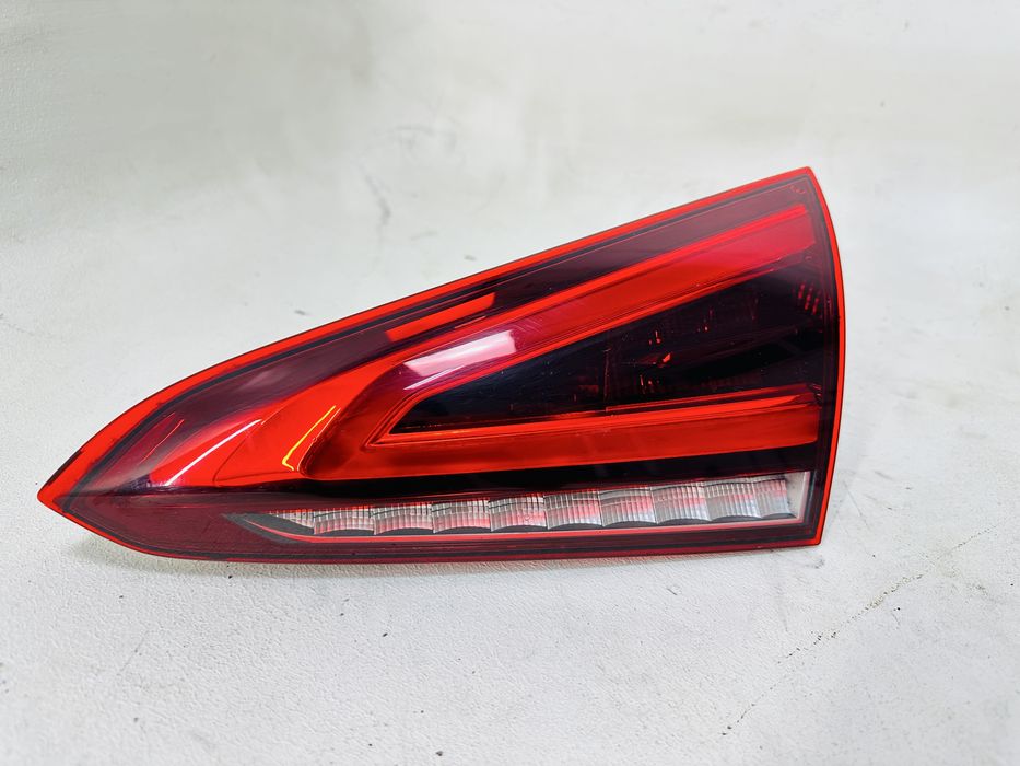 Mercedes AMG A45S lampa prawy tył prawa tylna LED w klapę