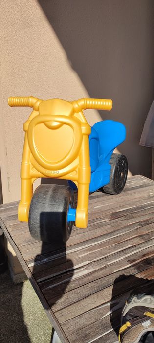 Mota kids Feber super prática leve resistente confortável como nova