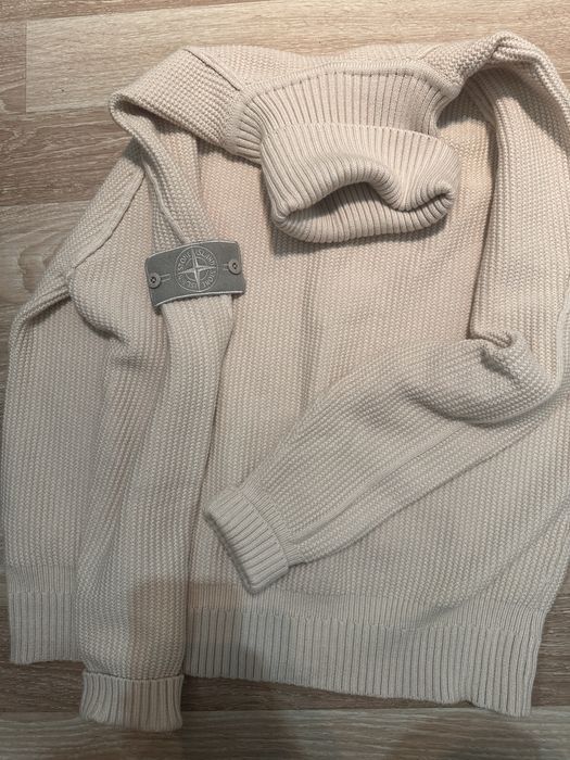 Bialy Swetr Stone Island