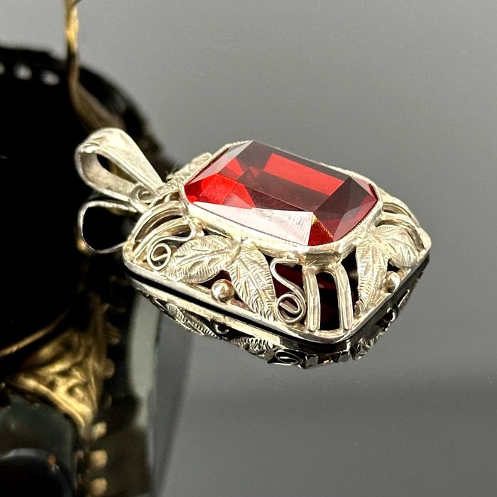 Srebro - Srebrna przywieszka secesyjna z ok. 1900 roku - próba 835