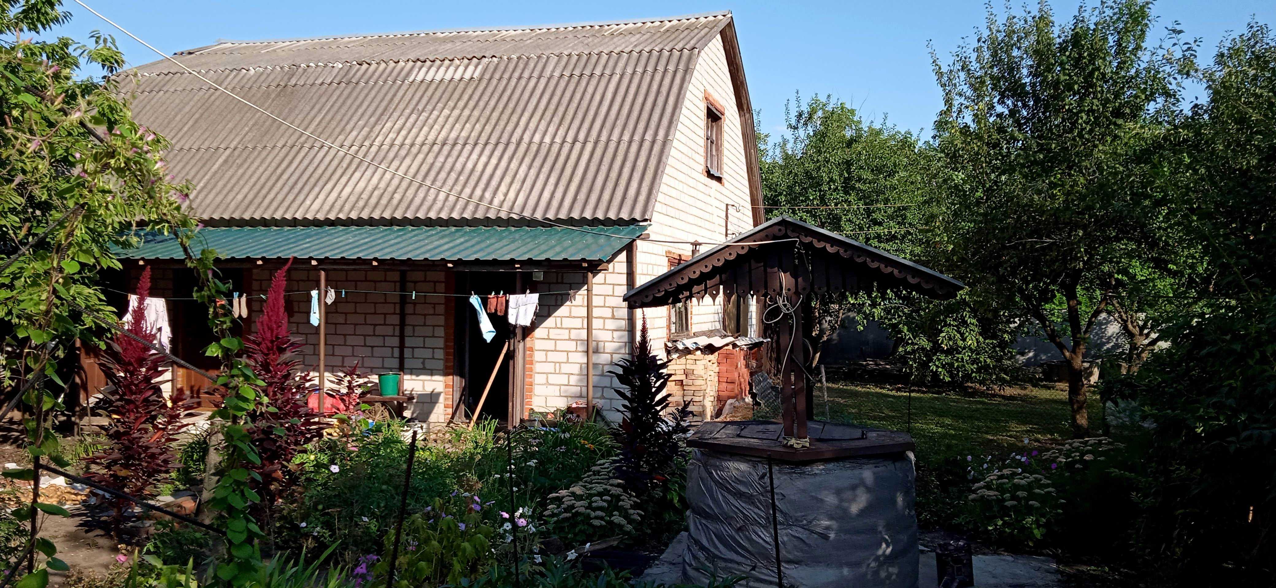 Будинок від власника. с.Сніжків 60 км від Харкова. З меблями та іншим.