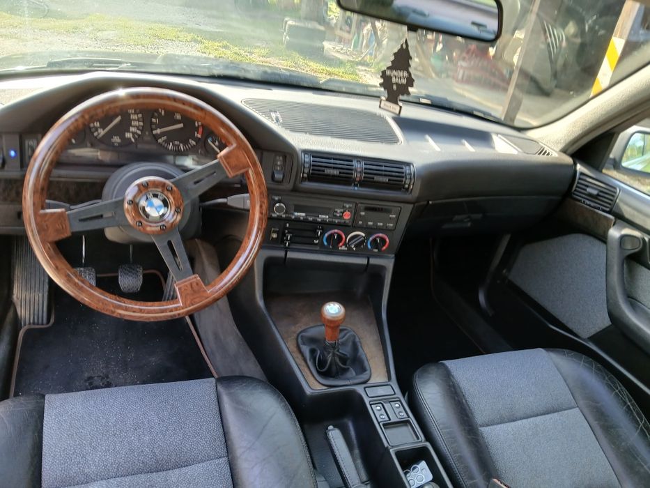 BMW E34 524TD M21D24 1988 Diamantschwartz Metallic