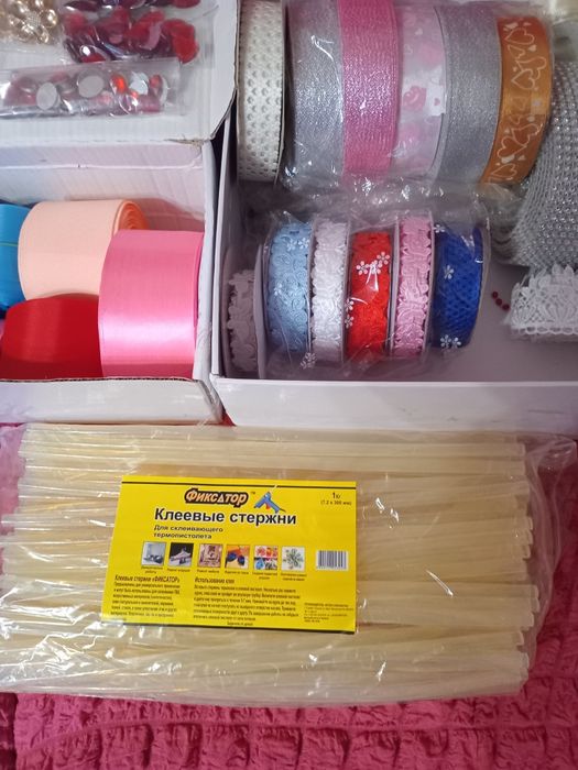 Ленты, стразы, клей.  Если всё купить одним лотом, отдам за 1000гр.