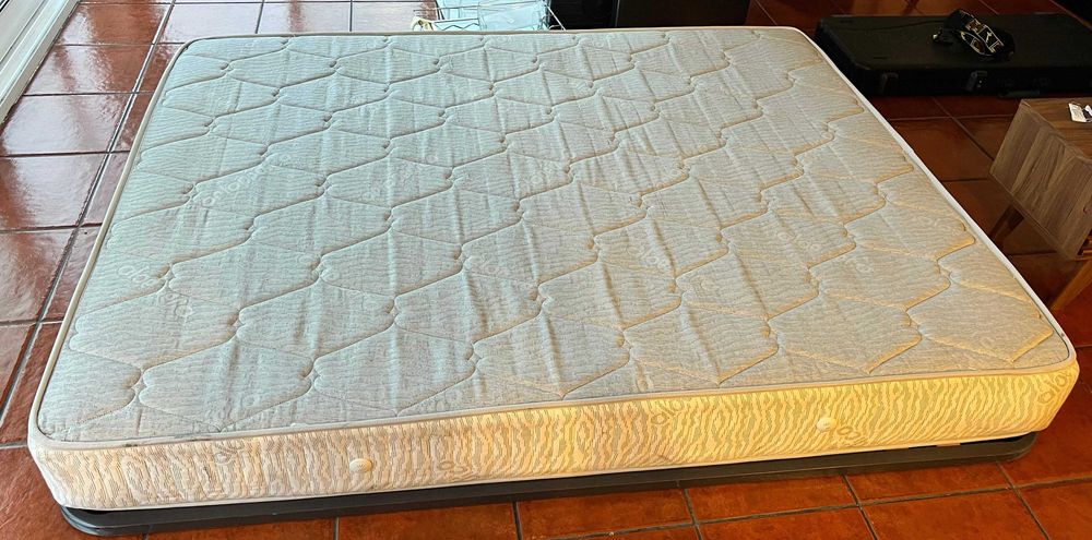 COLCHÃO MOLAS ORTOPÉDICO 1.5 X 2.00m  60€
