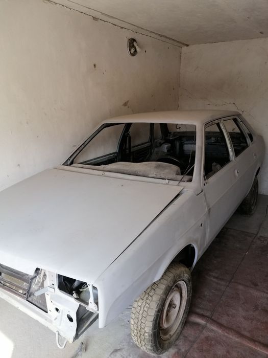 Продам авто ваз 21099 под востоновление или на запчасти.