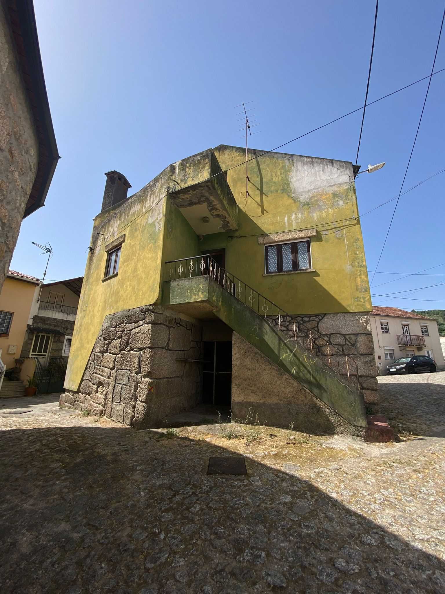Moradia em Vale de Azares - Celorico da Beira