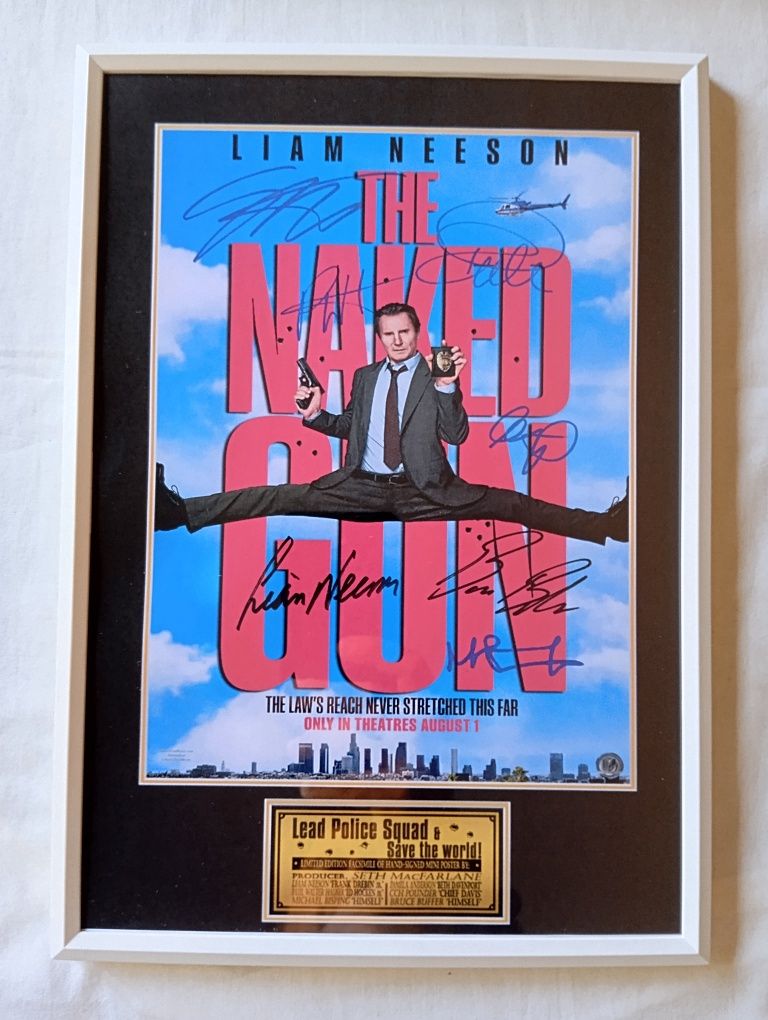 Moldura Filme The Naked Gun com Autógrafos (A4)

Autógrafos:
Seth MacF