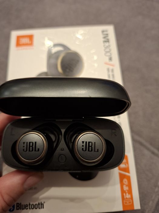 Sprzedam uszkodzone słuchawki JBL