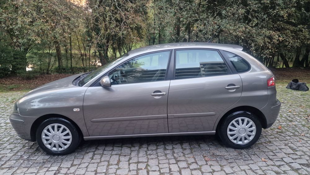 Seat ibiza 1.2 12V 70Cv gasolina
Ano 2004/01 Nacional