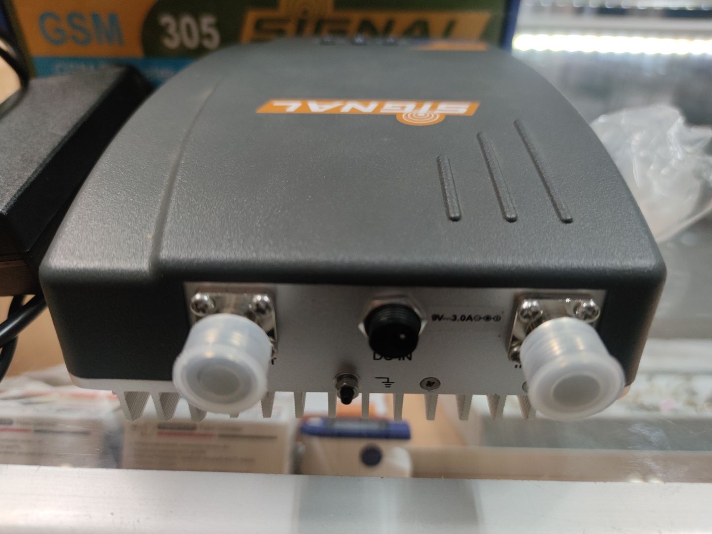 Wzmacniacz sygnału GSM Repeater Signal GSM 305 komis Madej Tarnów