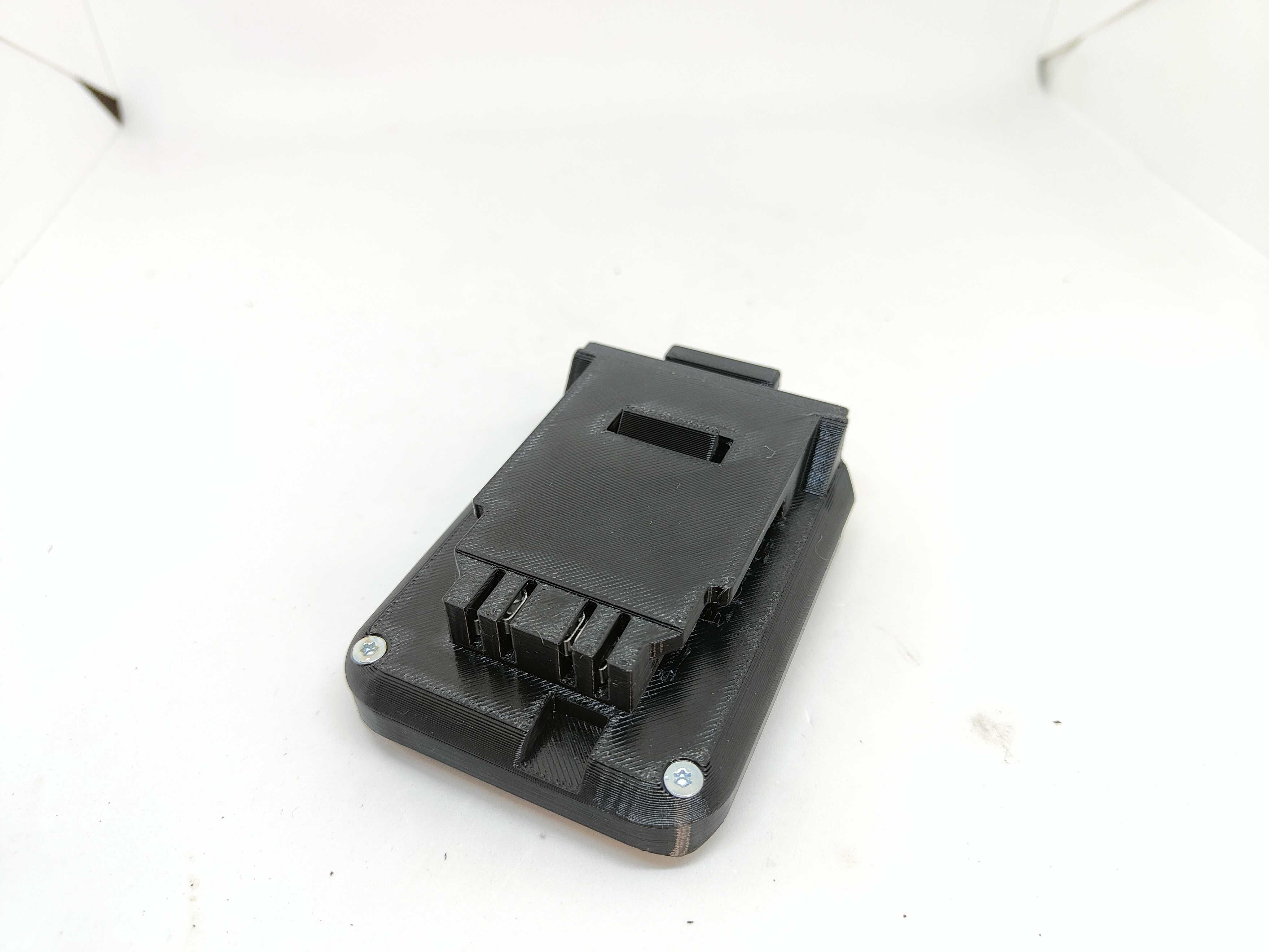 Adapter baterii LUX TOOLS do elektronarzędzi DeWalt XR 18v