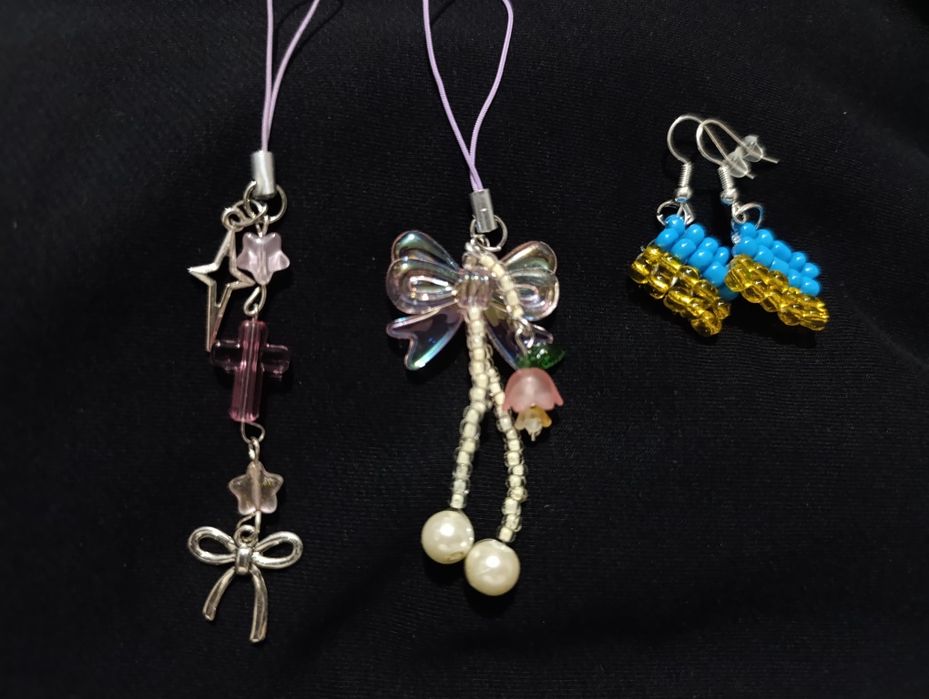 Вироби з бісеру ручної роботи брелок браслет