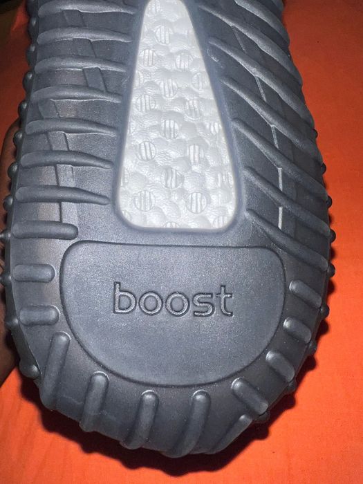 Yeezy boost 350 V2 BLACK RED