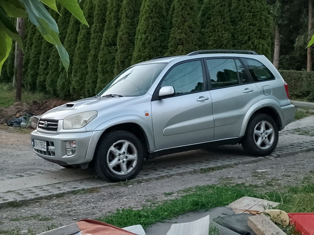 Sprzedam toyota rav4 2.0D4D 2003rok klima stan dobry