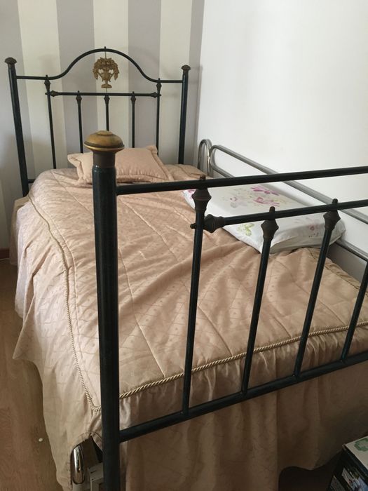 cama de ferro individual